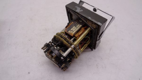 EAGLE SIGNAL CT5302A6 TIMER 4DIGIT SECONDS PANEL MOUNT 12PIN - Image 3