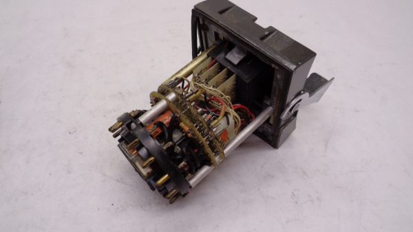 EAGLE SIGNAL CT5302A6 TIMER 4DIGIT SECONDS PANEL MOUNT 12PIN - Image 4