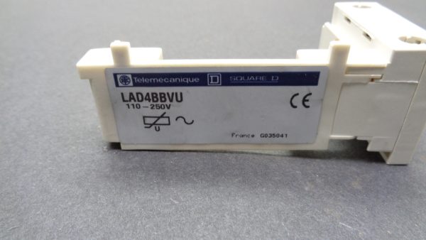 NEW TELEMECANIQUE LAD4BBVU SQUARE D CONTACTOR 039371 - Image 4