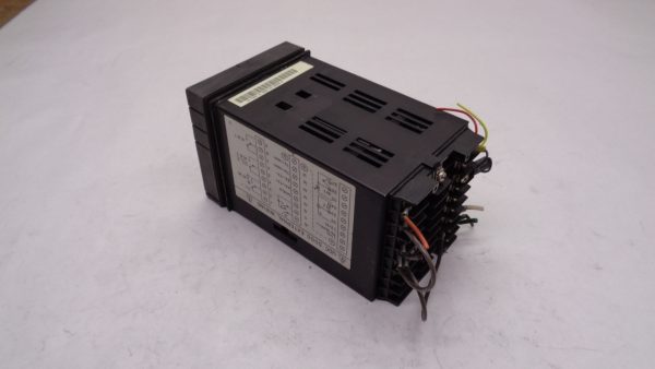 HONEYWELL DC300K-E-000-20-000D-0 DIGITAL CONTROLLER UDC3000 VERSA-PRO - Image 2