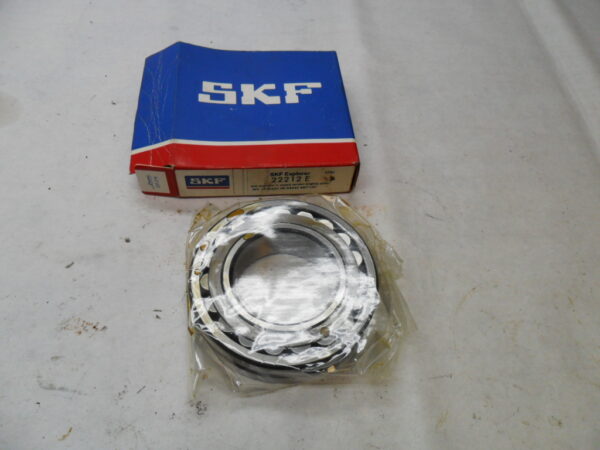 NEW SKF 22212 E ROLLER BEARING 2-3/8" BORE 22212E