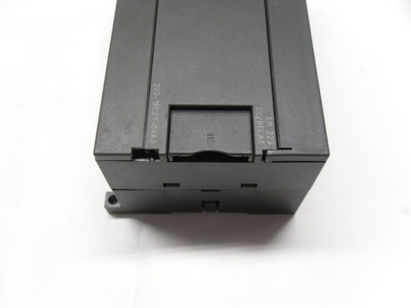 SIEMENS 6ES7 223-1PL21-0XA0 EM 223 DC RELAY MODULE *SEE PICS* - Image 2
