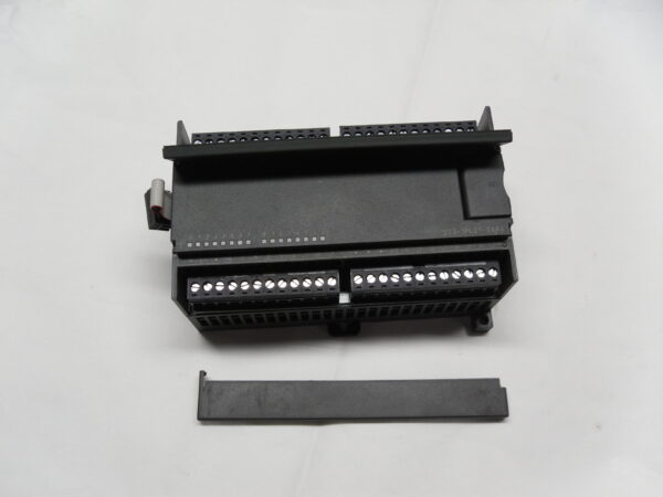 SIEMENS 6ES7 223-1PL21-0XA0 EM 223 DC RELAY MODULE *SEE PICS* - Image 3