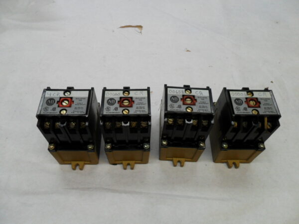LOT OF 4 ALLEN BRADLEY 700-P400A1 /B AC RELAYS 600V W/ PA236 COIL 115-120V