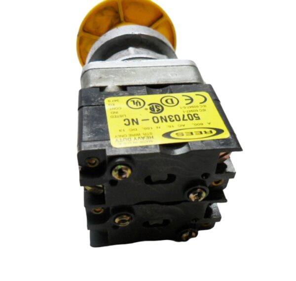 REES 40102-104 PUSH BUTTON OPERATOR YELLOW W/ 50703N0-NC CONTACT BLOCK - Image 3