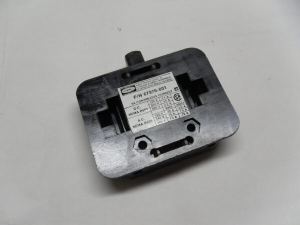 NEW HUBBELL 67976-001 AUXILIARY CONTACT BLOCK 5A 600VDC 480VAC *NO SCREWS*