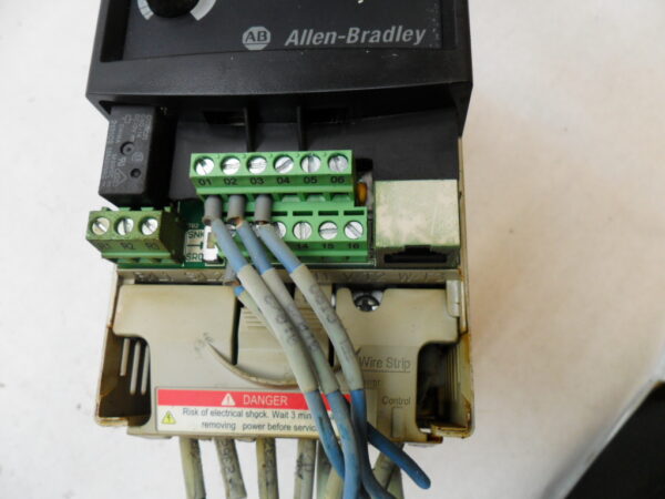 ALLEN BRADLEY 22A-D1P4N104 /A POWERFLEX 3PH 48-63HZ 1.8A 48-63HZ - Image 5