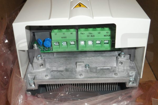 NEW ABB ACS550-U1-038A-4 AC DRIVE W/ USER MANUAL W/ 3AUA0000011667 REV.A - Image 13