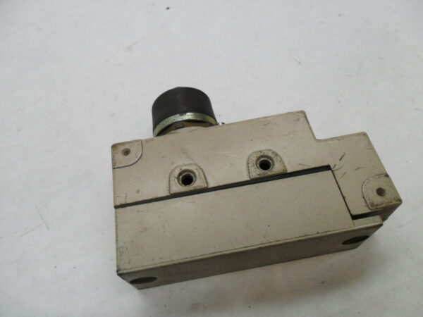 OMRON ZE-N-2S LIMIT SWITCH 15A 125/480VAC - Image 3