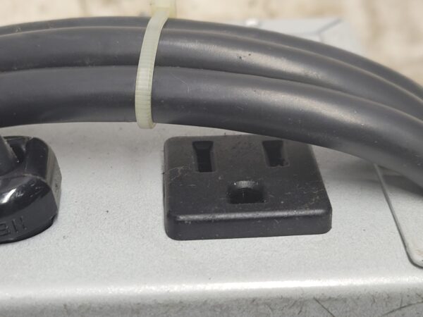 RODIX FC-40 FEEDER CUBE 21665 121-880 120VAC 50/60HZ 15A *PARTS ONLY* - Image 4