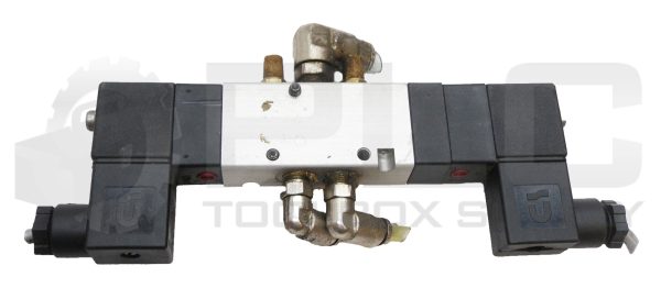 NORGREN V60P611AA313JB PNEUMATIC SOLENOID VALVE W/ (2) 13J COIL - Image 3