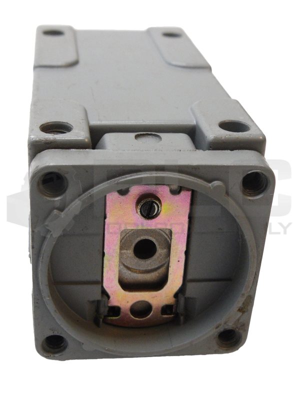 CUTLER HAMMER E50SA /A2 LIMIT SWITCH BODY W/ E50RA /A1 RECEPTACLE - Image 3
