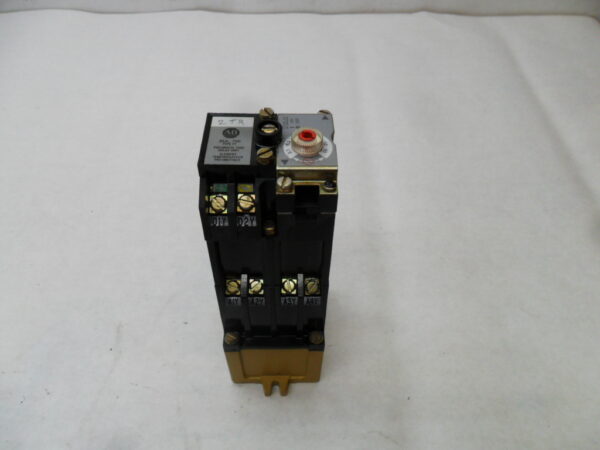 ALLEN BRADLEY 700-P400A1 /B CONTROL RELAY W/ 700-PT /B TIME DELAY W/ PA236 COIL