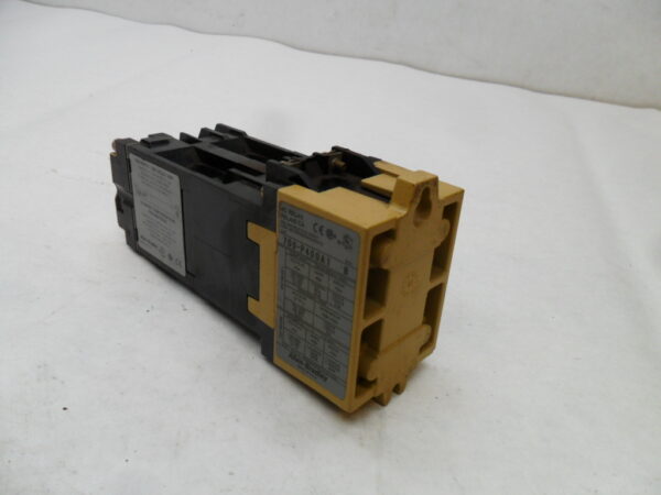 ALLEN BRADLEY 700-P400A1 /B CONTROL RELAY W/ 700-PT /B TIME DELAY W/ PA236 COIL - Image 3