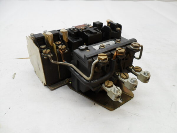 ALLEN BRADLEY 709-COD103 /K STARTER W/ 72A86 COIL 50/60HZ 709-C0D103 *READ* - Image 3