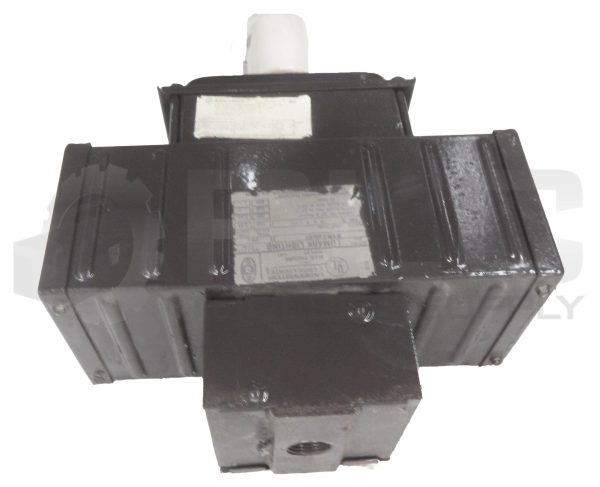 NEW LUMARK LIGHTING HPLM-5-400-MT HID LIGHT FIXTURE 400W 120/208/240/277V *READ* - Image 7