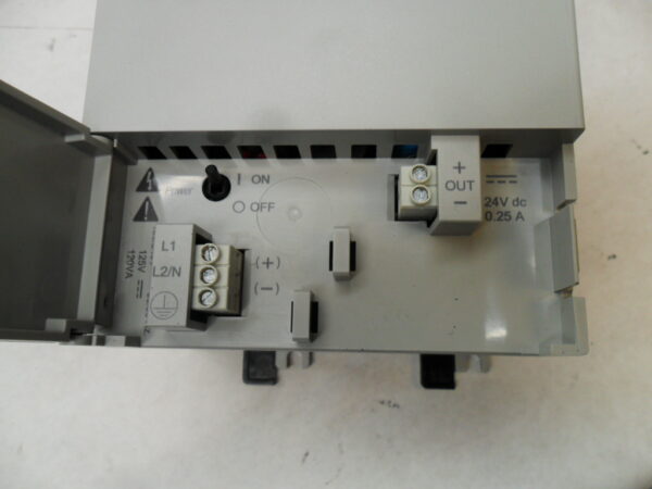 ALLEN BRADLEY 1768-PA3 /A POWER SUPPLY 1768PA3 120/240VAC - Image 4