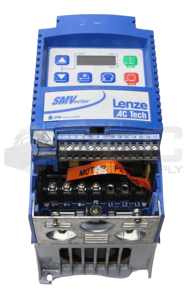 LENZE ESV402N02TXB FREQUENCY INVERTER DRIVE 240V 18.6A 50/60HZ *READ*