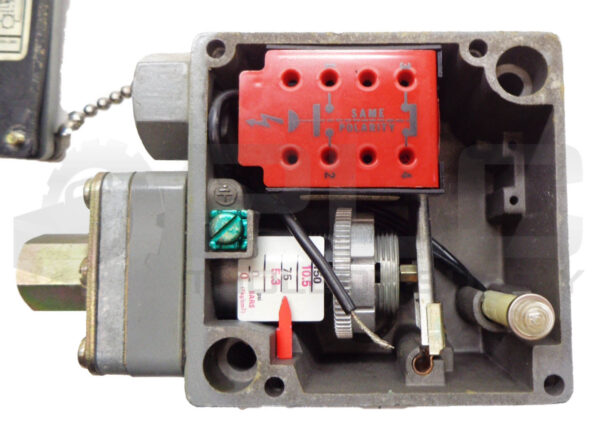 NEW SQUARE D 9012 GDW-5 SER B PRESSURE SWITCH 3-150PSI - Image 4