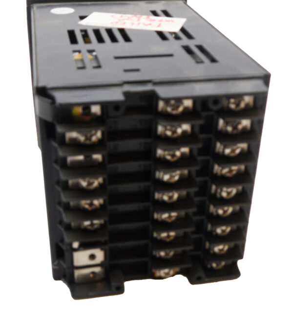 HONEYWELL DC300E-E-000-20-0A00-0 TEMPERATURE CONTROLLER *PARTS ONLY* - Image 7