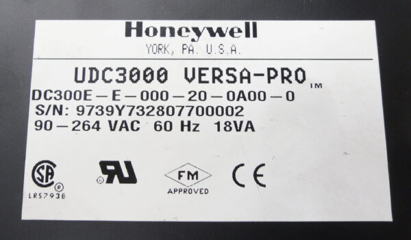 HONEYWELL DC300E-E-000-20-0A00-0 TEMPERATURE CONTROLLER *PARTS ONLY* - Image 2