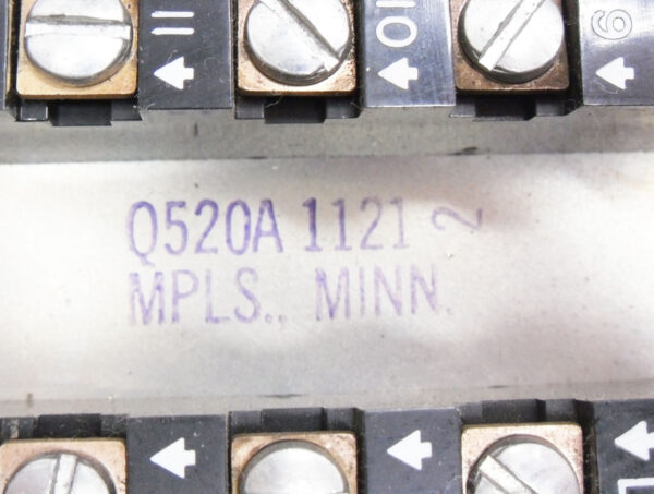 NEW HONEYWELL Q520A 1121 SUB BASE 4 SIDED 20 TERMINALS - Image 3