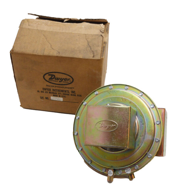 NEW DWYER 1640-0 NULL SWITCH .01-.20" WATER *READ*