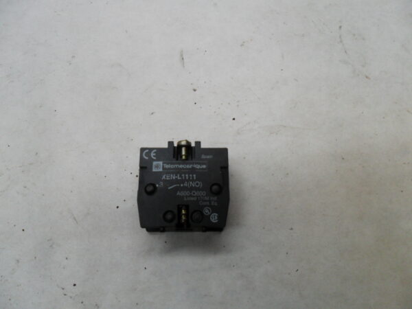 NEW TELEMECANIQUE XEN-L1111 CONTACT BLOCK 240V 3A