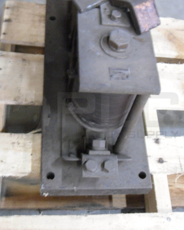 GENERAL ELECTRIC IC2800Y103D2 DC CONTACTOR 600V 600A W/ 22D136G2 COIL 240VDC - Image 3