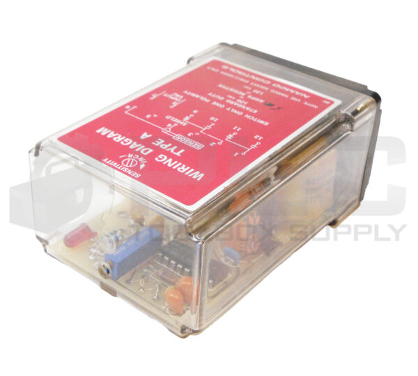 NAMCO EE951-02103 CONTROL MODULE PLUG IN RELAY 115VAC