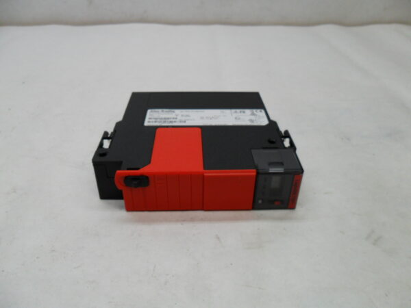 ALLEN BRADLEY 1756-L7SP /B LOGIX L7SP SIL 3 PLE SAFETY PARTNER 5.1VDC