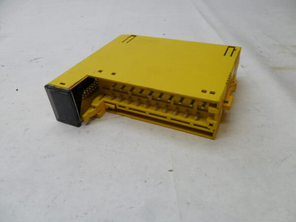 FANUC A03B-0819-C161 RELAY OUTPUT MODULE A0R16G 30VDC 250VAC 16PT *READ*