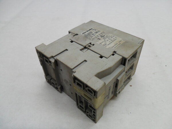 ALLEN BRADLEY 100-C60*00 /B CONTACTOR 600VAC 90A - Image 4