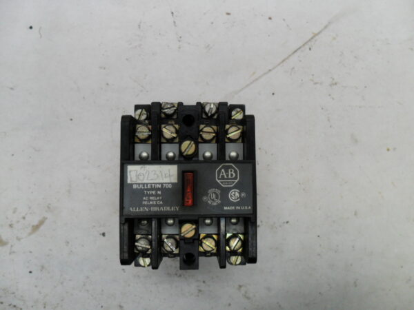 ALLEN BRADLEY 700-NT400A1 /C TIME DELAY UNIT W/ 700-N400A1 /C AC RELAY W/ 84AB6 - Image 2