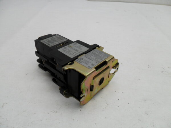 ALLEN BRADLEY 700-NT400A1 /C AC RELAY W/ 700-NT /C W/ 700-N400A1 /C W/ 84AB86 - Image 3