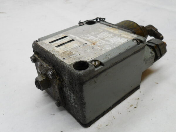 ALLEN BRADLEY 836T-T251J /B PRESSURE CONTROL 600V 60A - Image 3