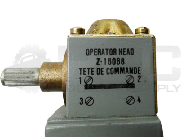ALLEN BRADLEY Z-16068 OPERATOR HEAD W/ RECEPTACLE - Image 4