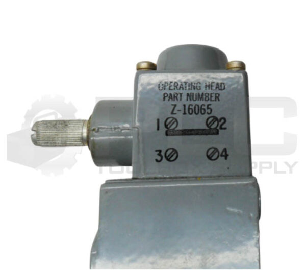 ALLEN BRADLEY Z-16065 OPERATOR HEAD W/ RECEPTACLE - Image 5