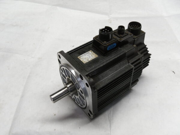 YASKAWA ELECTRIC SGMGH-09DCA6C AC SERVO MOTOR *READ/SEE PICTURES* - Image 2