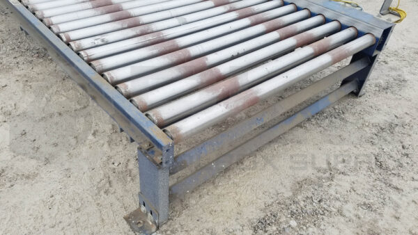 POWERED CHAIN DRIVEN LIVE ROLLER CONVEYOR Between Frame: 52in x 12ft - Image 3