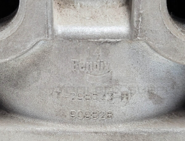 NEW BENDIX T-298523-A ANTILOCK RELAY VALVE - Image 5