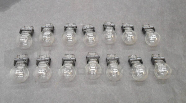 LOT OF 14 NEW WAGNER 3057 MULTI PURPOSE LIGHT BULB 12V