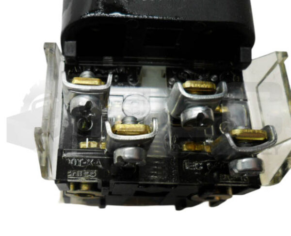 ALLEN BRADLEY 800T-QT20A /T PUSH BUTTON AMBER 240V W/ 800T-XA /D CONTACT BLOCK - Image 4