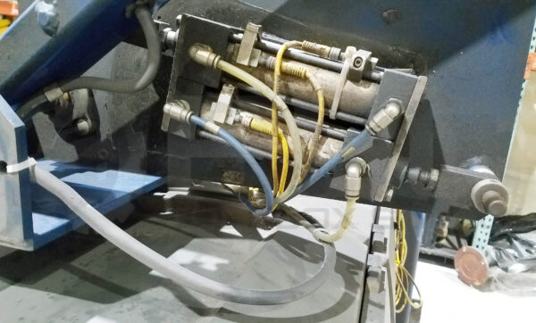 LANTECH Q-600 AUTOMATIC TURNTABLE STRETCH WRAPPER MACHINE AND CABINET - Image 3