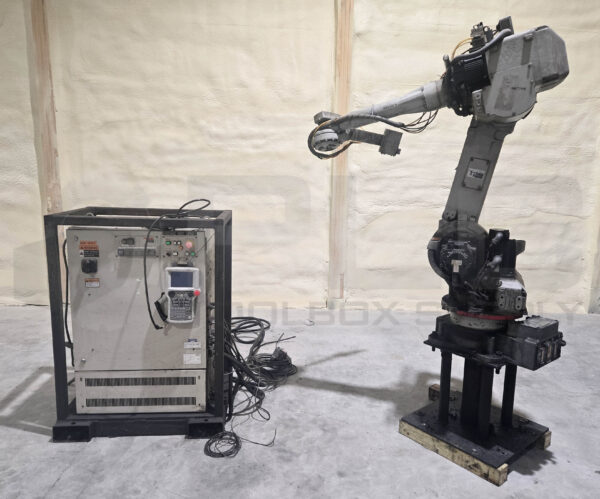 YASKAWA YR-UP50-A02 ROBOT W/ YASNAC XRC ERCR-UP50-RB00 CONTROLLER CABINET