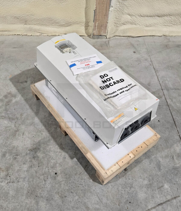 REPAIRED ABB ACB530-U1-246A-4+B055 VARIABLE FREQUENCY DRIVE 3PH 200HP 246A