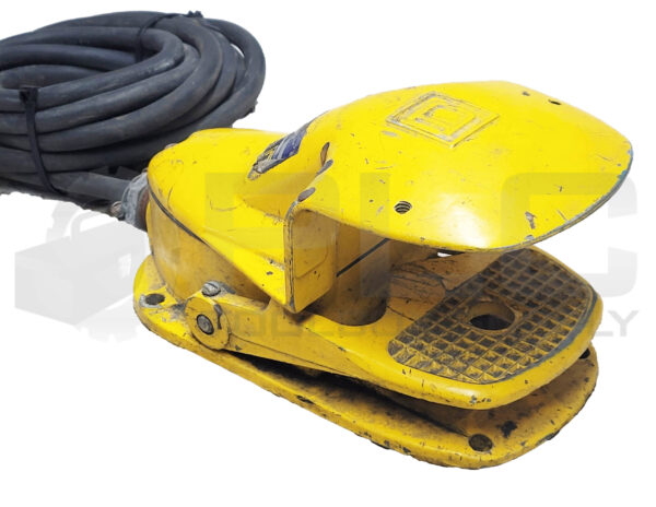 SQUARE D 9002 AW-18 /B FOOT SWITCH CLASS 9002 300VAC 250VDC - Image 5
