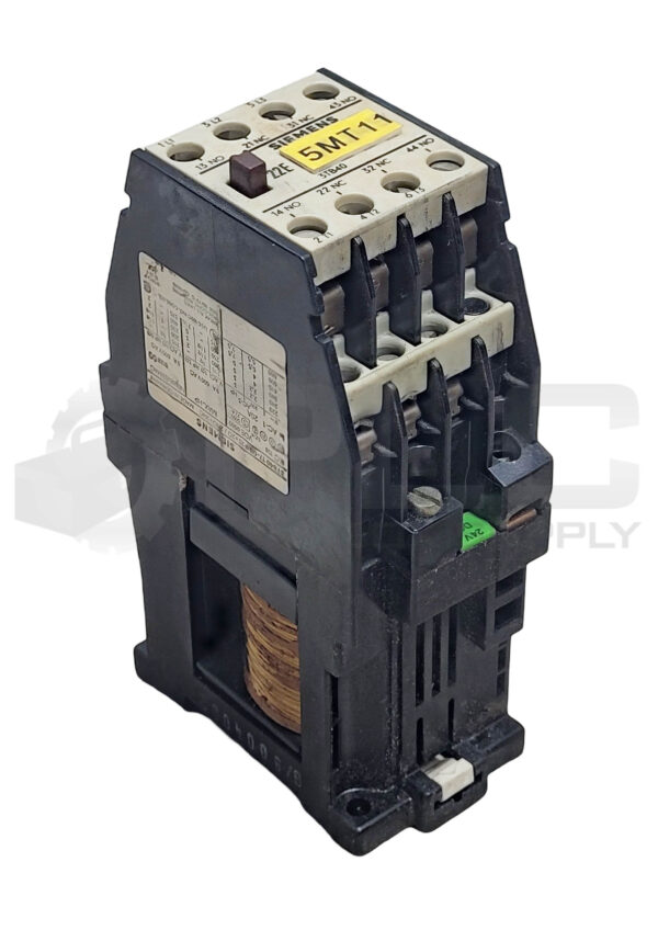 SIEMENS 3TB40 17-0B CONTACTOR 9A 600VAC