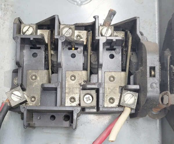 SQUARE D DU322 /E1 SAFETY SWITCH TYPE 1 60A 240VAC 1PH/10HP 3PH/15HP - Image 4