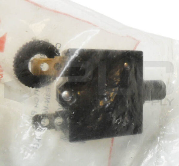 LOT OF 2 SEALED NEW CARLING 4VA77 CARLINGSWITCH CLB-203-27E3N-W-A/20/XG - Image 3